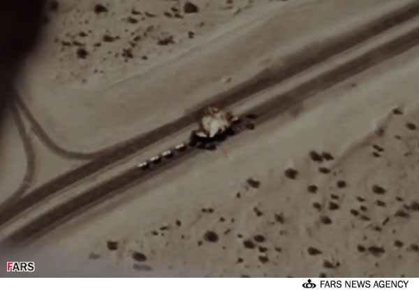 صحنه ترور شاهزاده ناصر از اتاق عملیات CIA توسط شلیک موشک از پهپاد در فیلم سیریانا